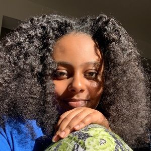 Meet your Posher, Abi